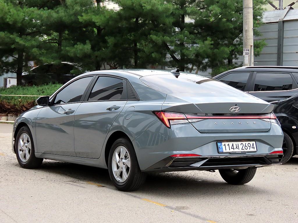 HYUNDAI Avante - Vista 3