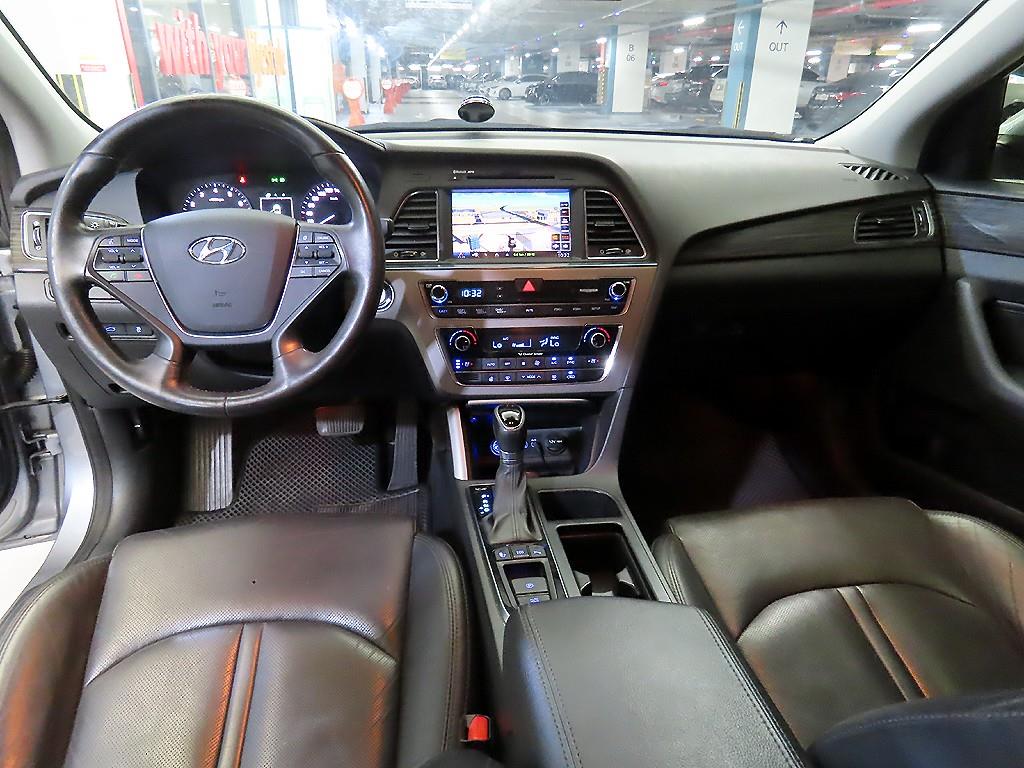 HYUNDAI Sonata - Vista 12