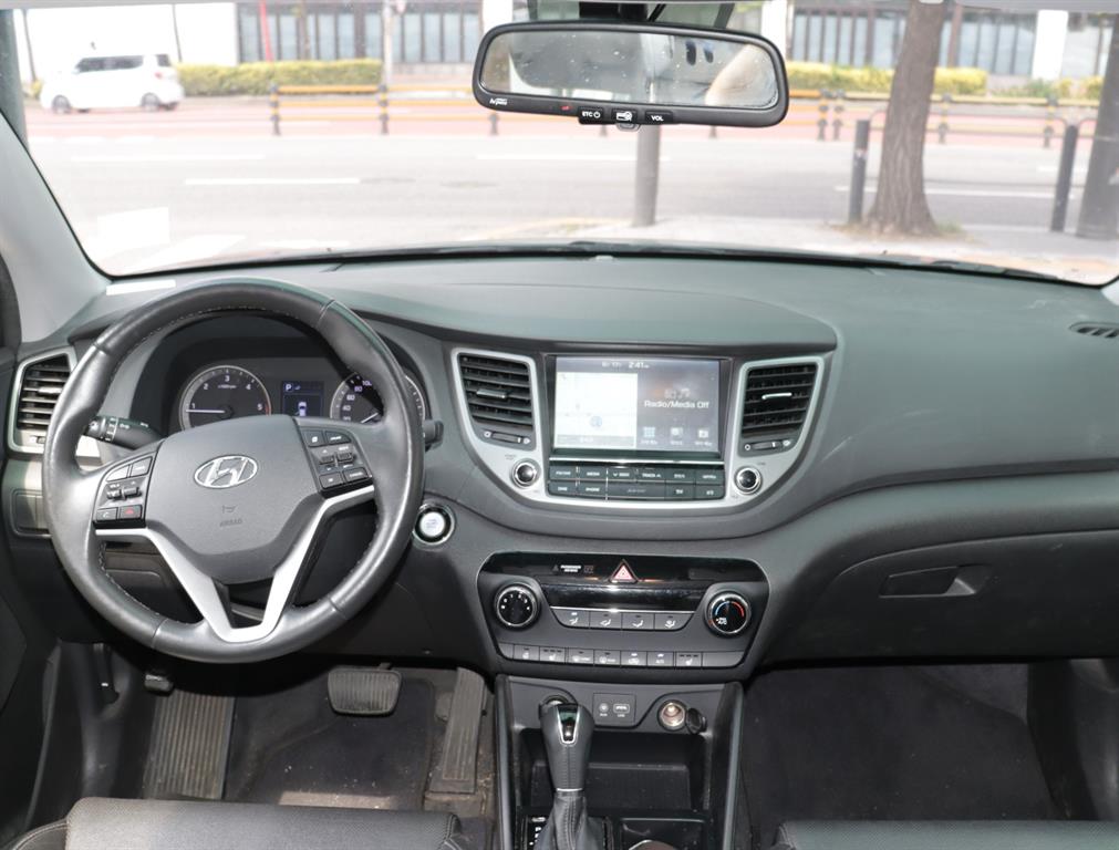 HYUNDAI Tucson - Vista 10