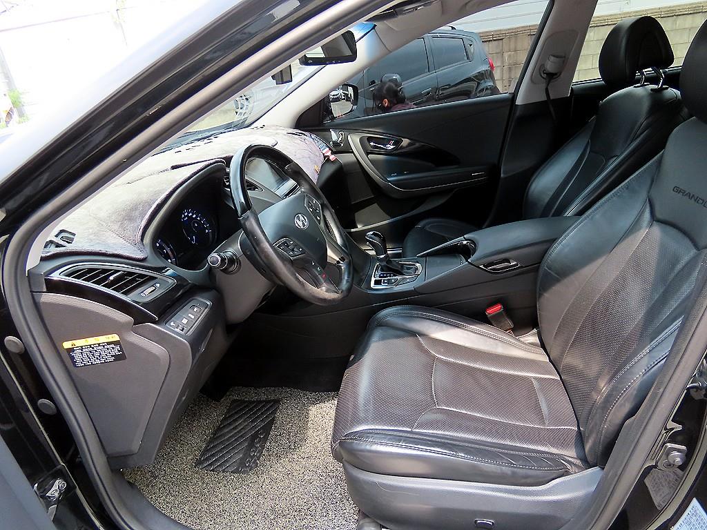 HYUNDAI Grandeur - Vista 7