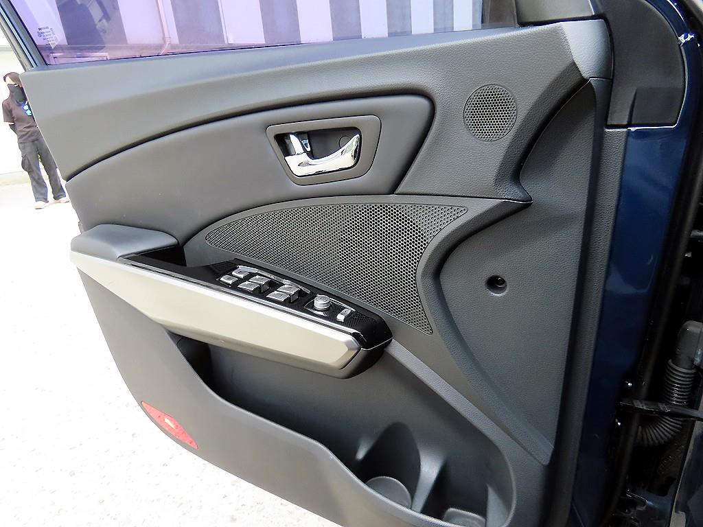 Ssangyong Tivoli 2015 Azul - Importación desde Corea - HF Imports Iquique - Foto 13