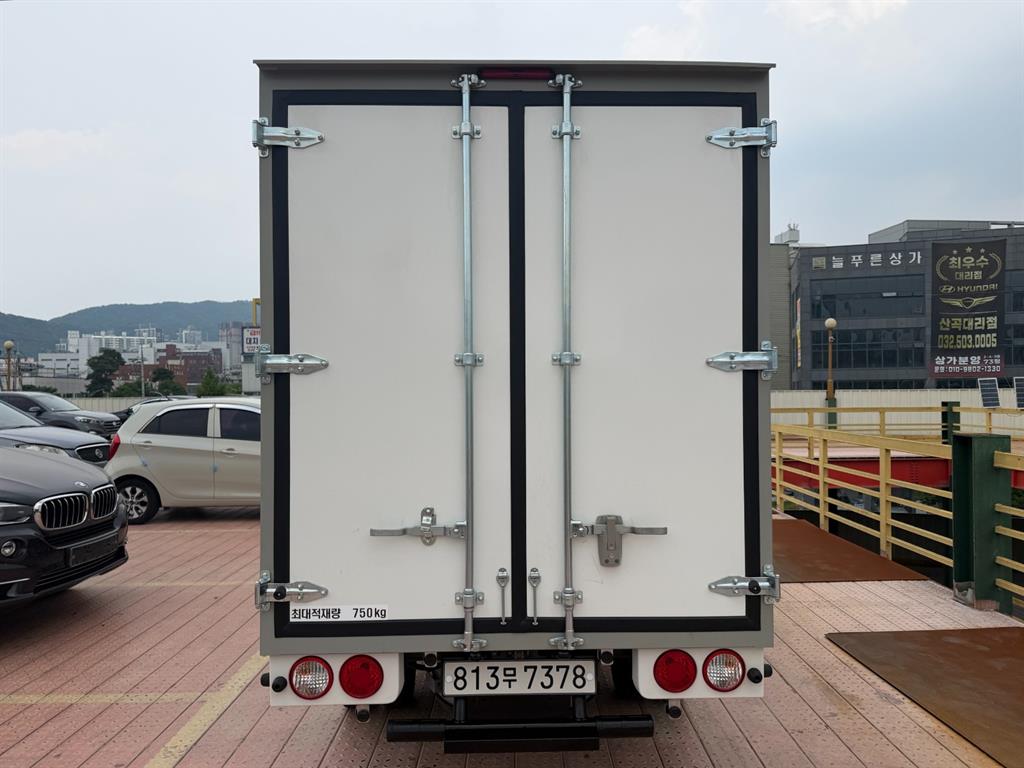 Small Truck Cargo (small) - Vista 6