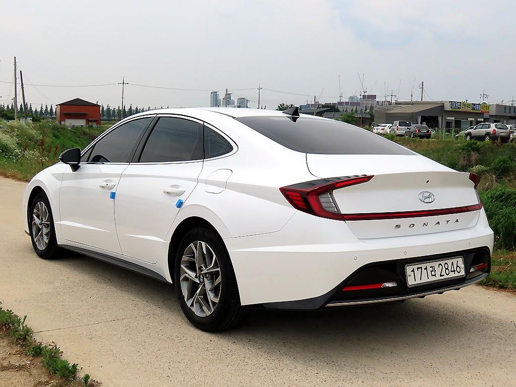HYUNDAI Sonata - Vista 3