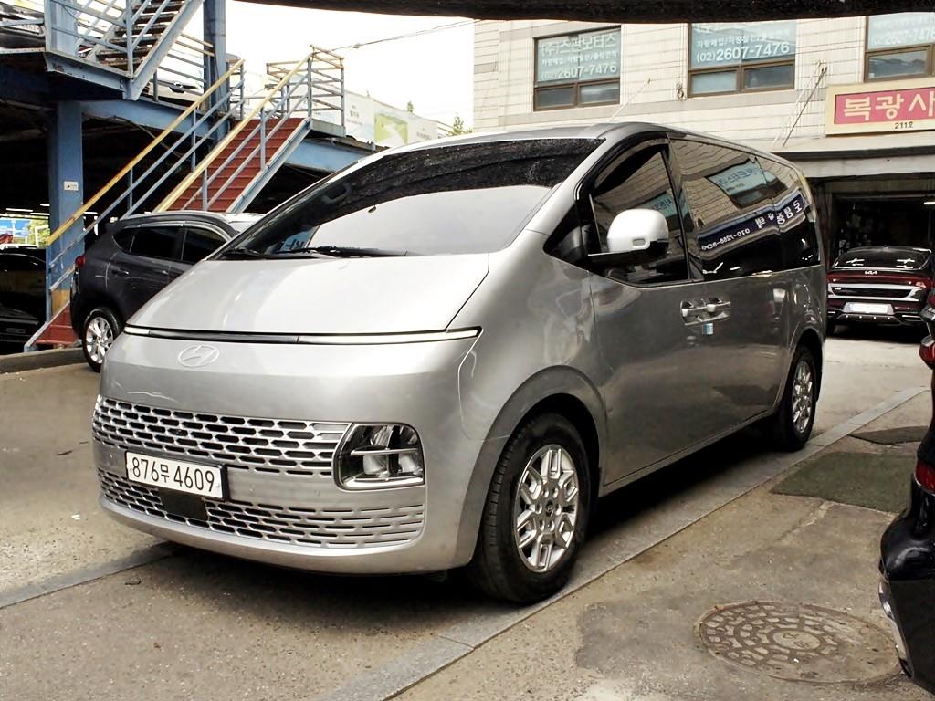 HYUNDAI Staria - Vista 2