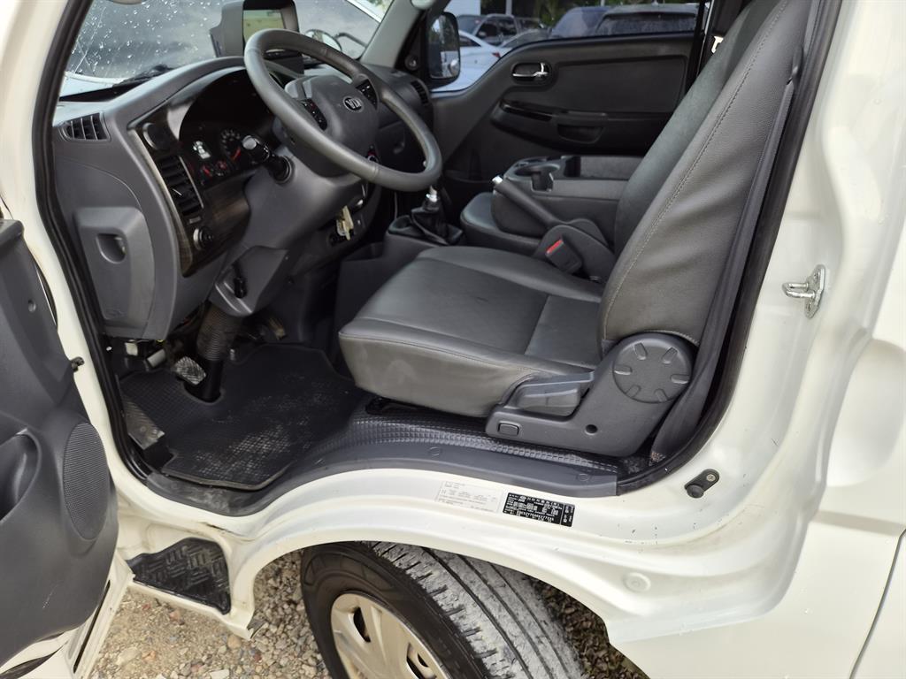Small Truck Cargo (small) 2018 Blanco - Importación desde Corea - HF Imports Iquique - Foto 17