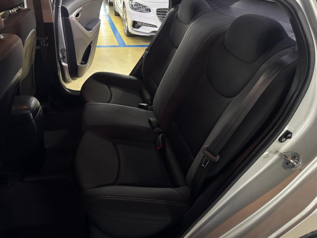 HYUNDAI Avante 2012 Plateado - Importación desde Corea - HF Imports Iquique - Foto 18