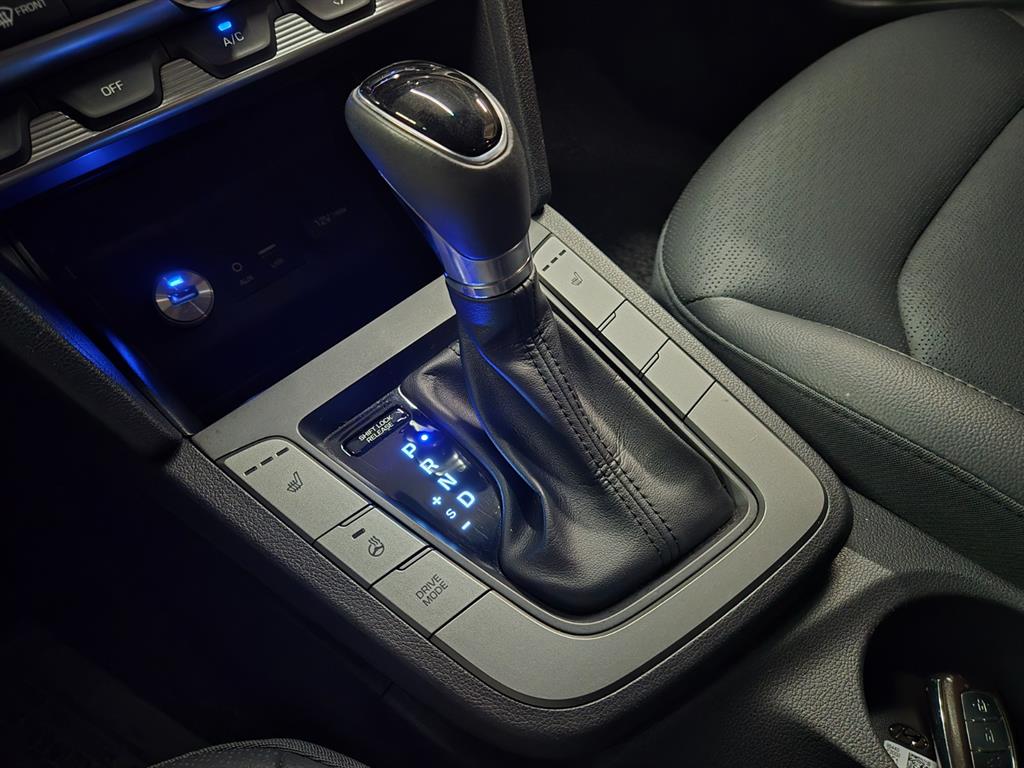 HYUNDAI Avante - Vista 9