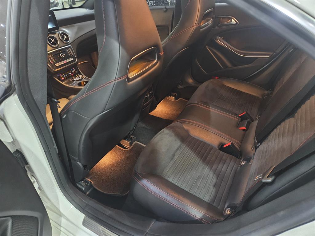Mercedes Benz CLA Class - Vista 10