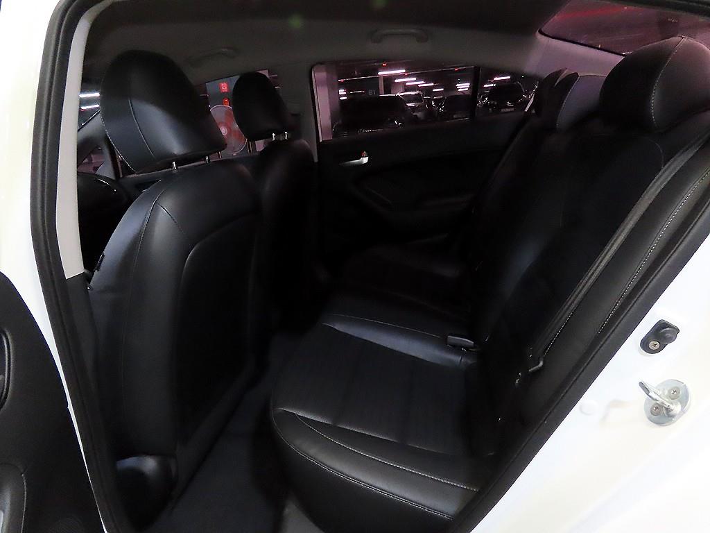 KIA K3 - Vista 9