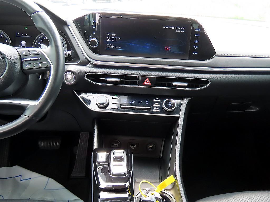 HYUNDAI Sonata - Vista 12