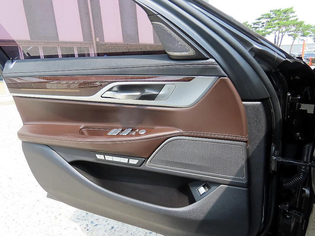 BMW 7 Series 2016 Negro - Importación desde Corea - HF Imports Iquique - Foto 14