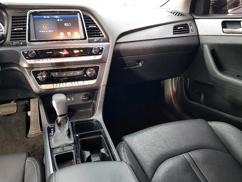 HYUNDAI Sonata - Vista 12
