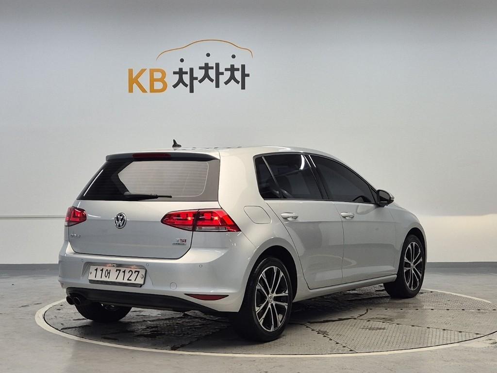 Volkswagen Golf - Vista 3