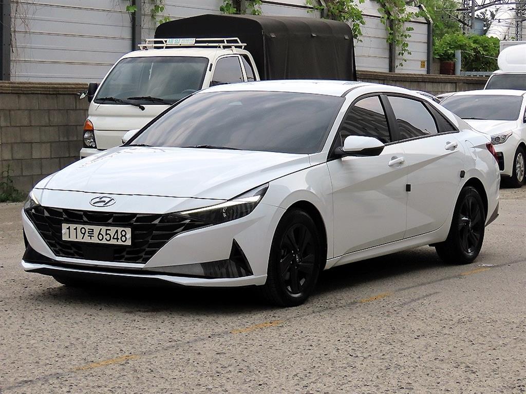 HYUNDAI Avante - Vista 2