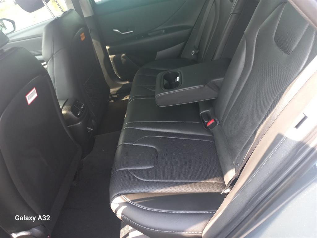 HYUNDAI Avante - Vista 9