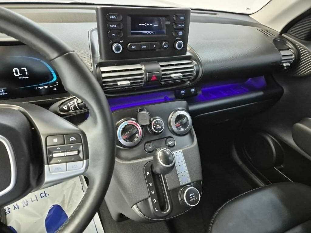 HYUNDAI Casper - Vista 10