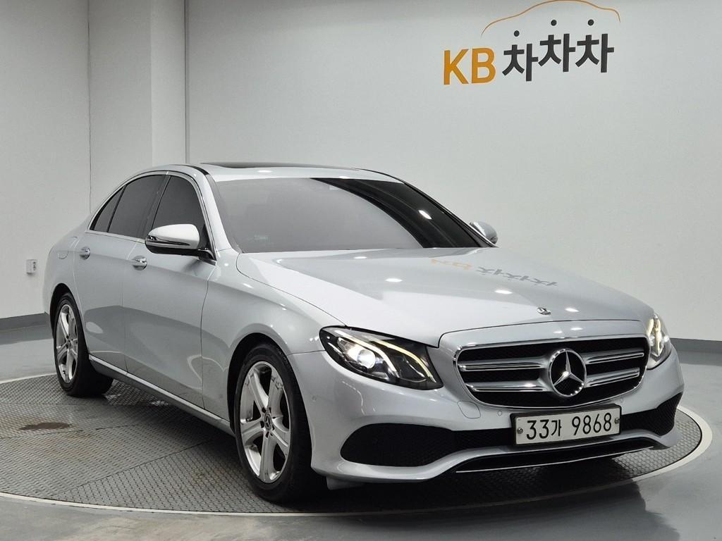Mercedes Benz E class - Vista 2