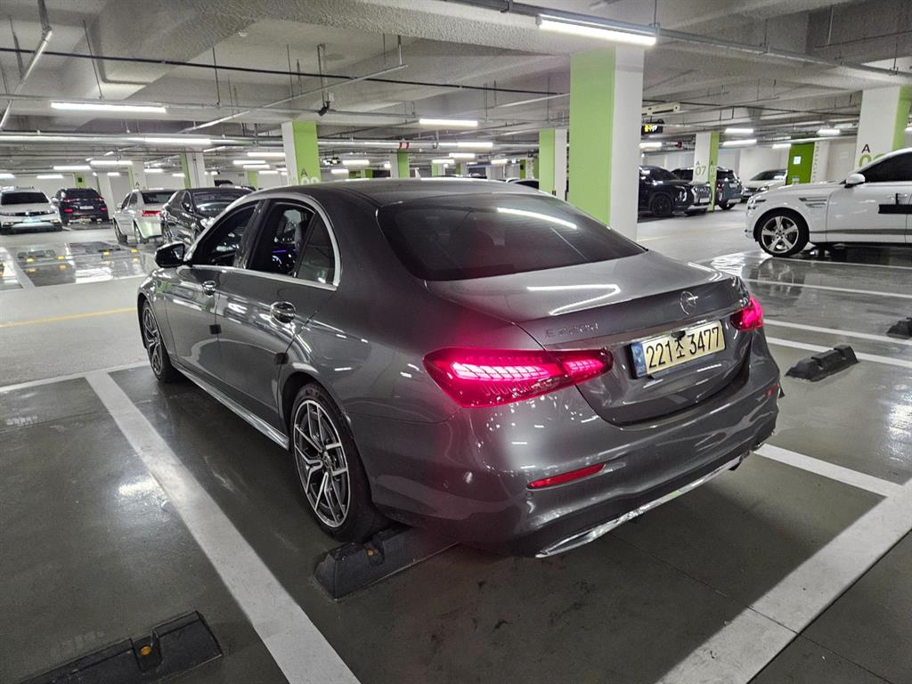 Mercedes Benz E class - Vista 7