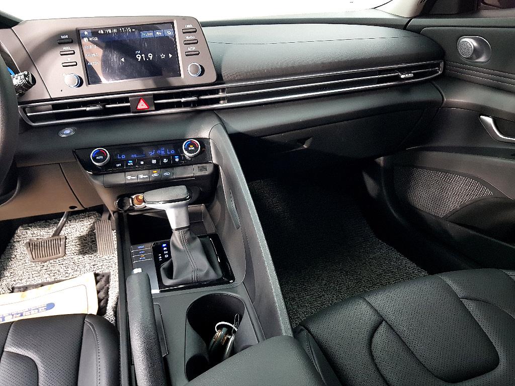 HYUNDAI Avante - Vista 12