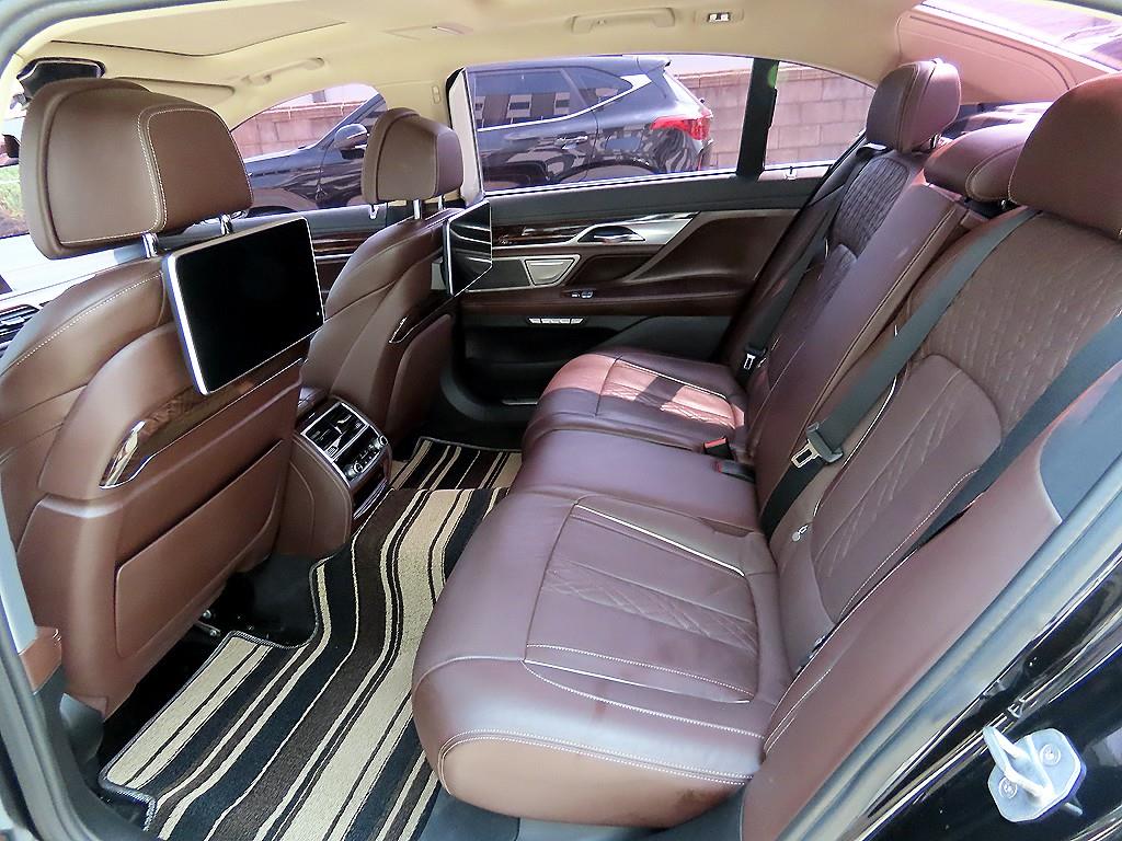 BMW 7 Series - Vista 8