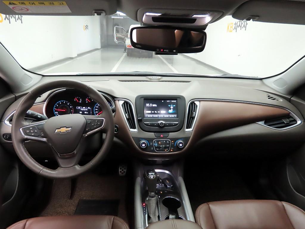 Chevrolet Malibu - Vista 8
