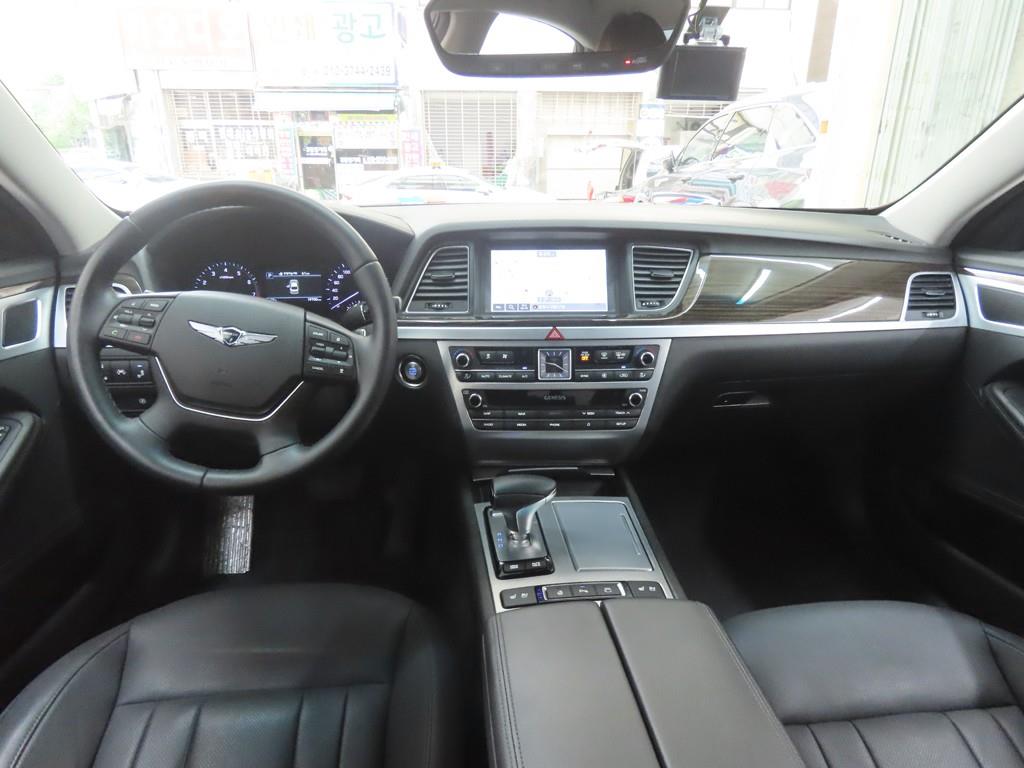 Genesis G80 - Vista 9