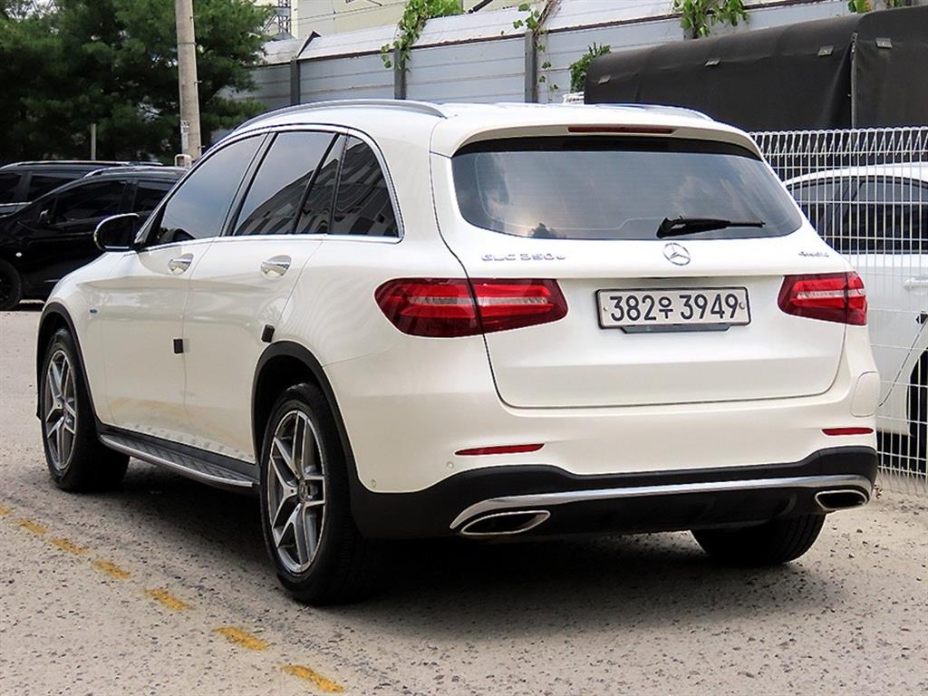 Mercedes Benz GLC Class - Vista 3