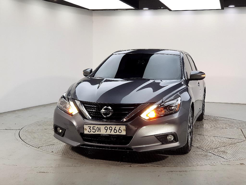 Nissan Altima - Vista 2