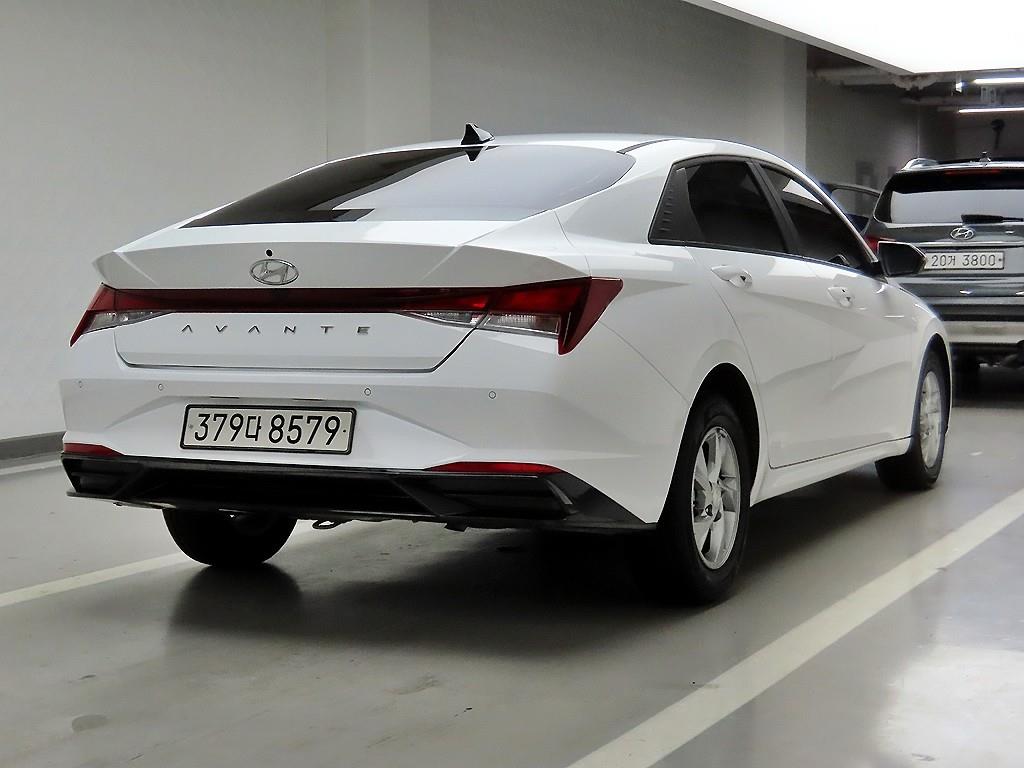 HYUNDAI Avante - Vista 6