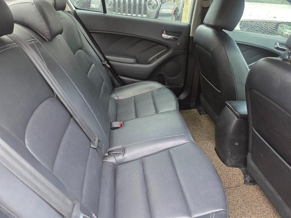 KIA K3 2013 Blanco - Importación desde Corea - HF Imports Iquique - Foto 16