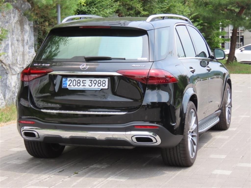 Mercedes Benz GLE Class - Vista 3