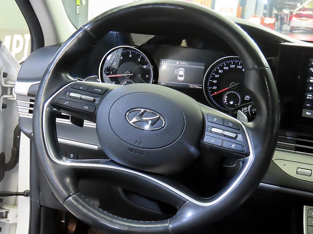 HYUNDAI Grandeur - Vista 10