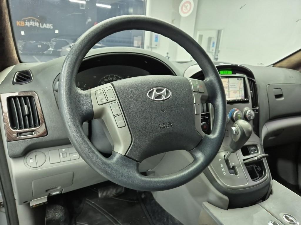 HYUNDAI Starex - Vista 11