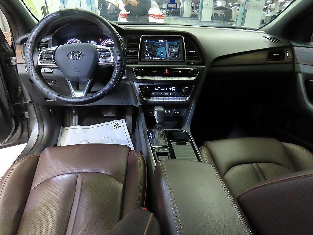 HYUNDAI Sonata - Vista 12