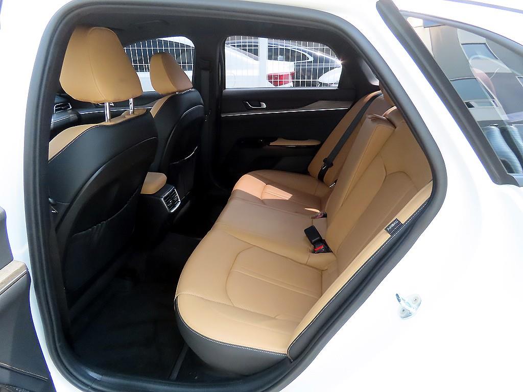 KIA K5 - Vista 8