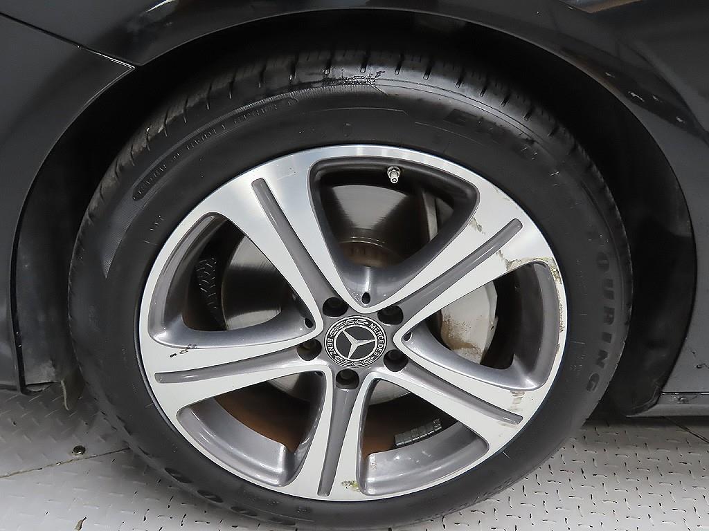 Mercedes Benz E class - Vista 7