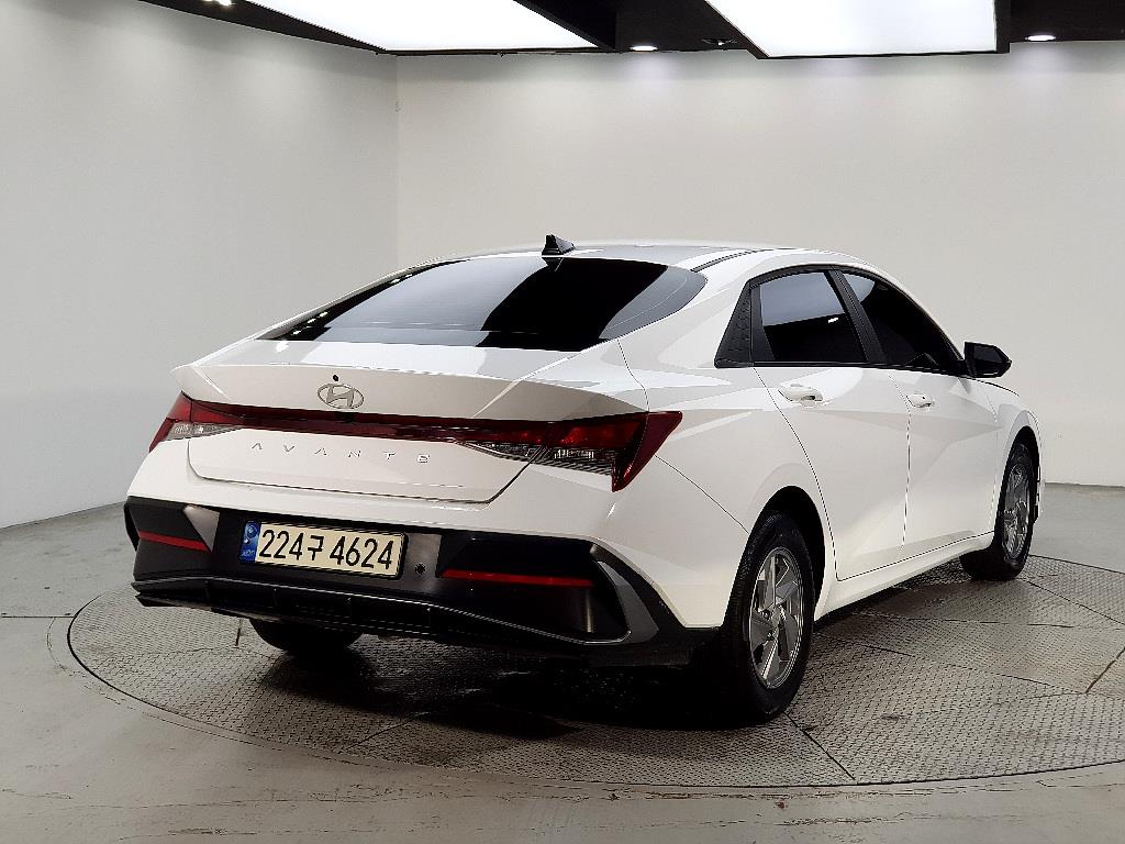 HYUNDAI Avante - Vista 6