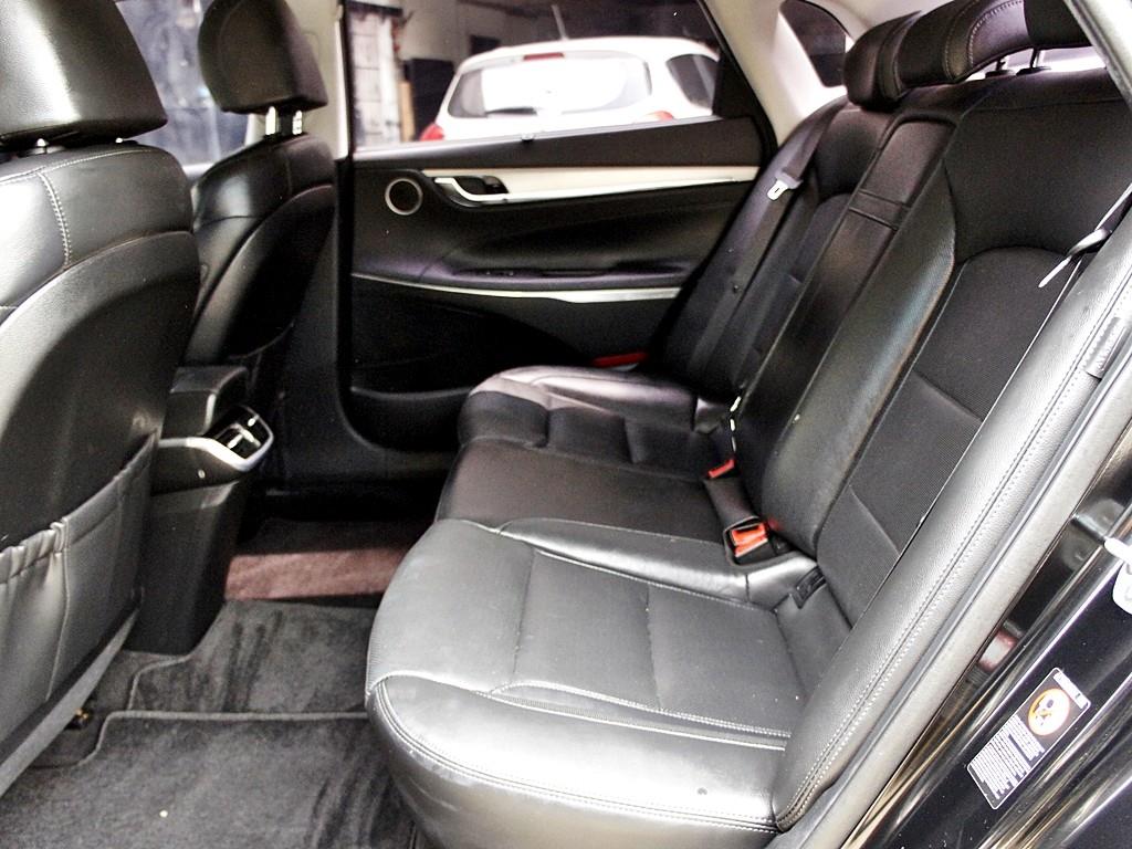 HYUNDAI Grandeur - Vista 8