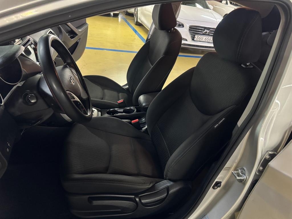 HYUNDAI Avante 2012 Plateado - Importación desde Corea - HF Imports Iquique - Foto 17