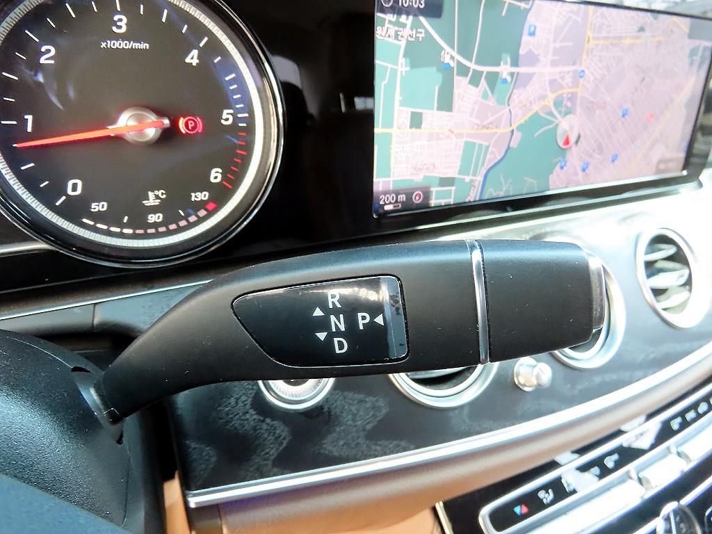 Mercedes Benz E class 2017 Negro - Importación desde Corea - HF Imports Iquique - Foto 13