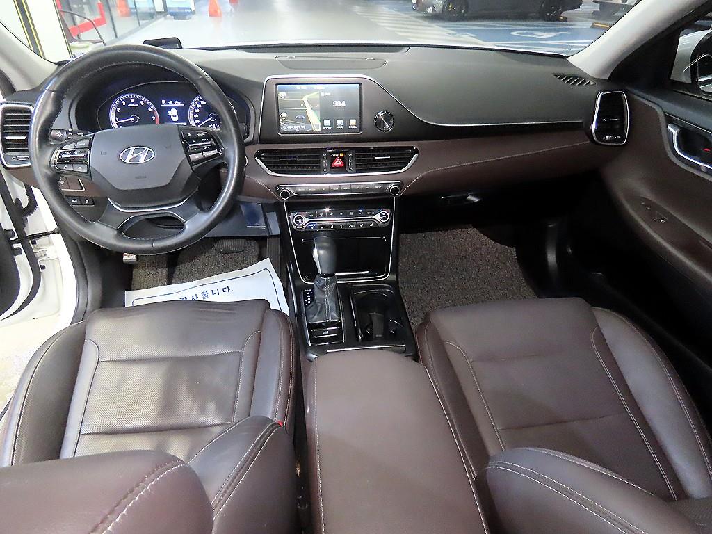 HYUNDAI Grandeur - Vista 12