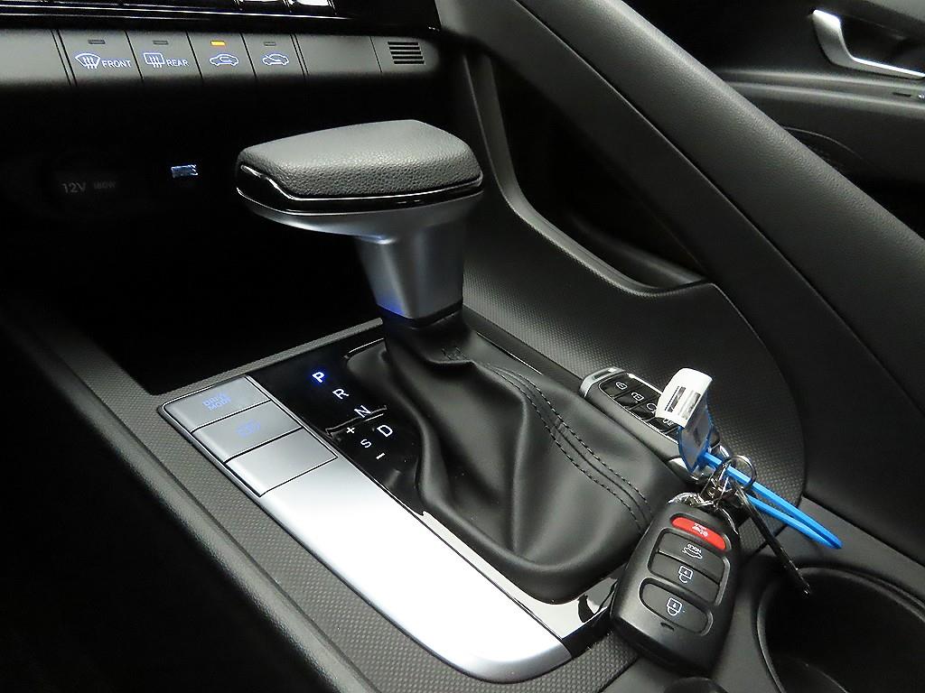 HYUNDAI Avante - Vista 12
