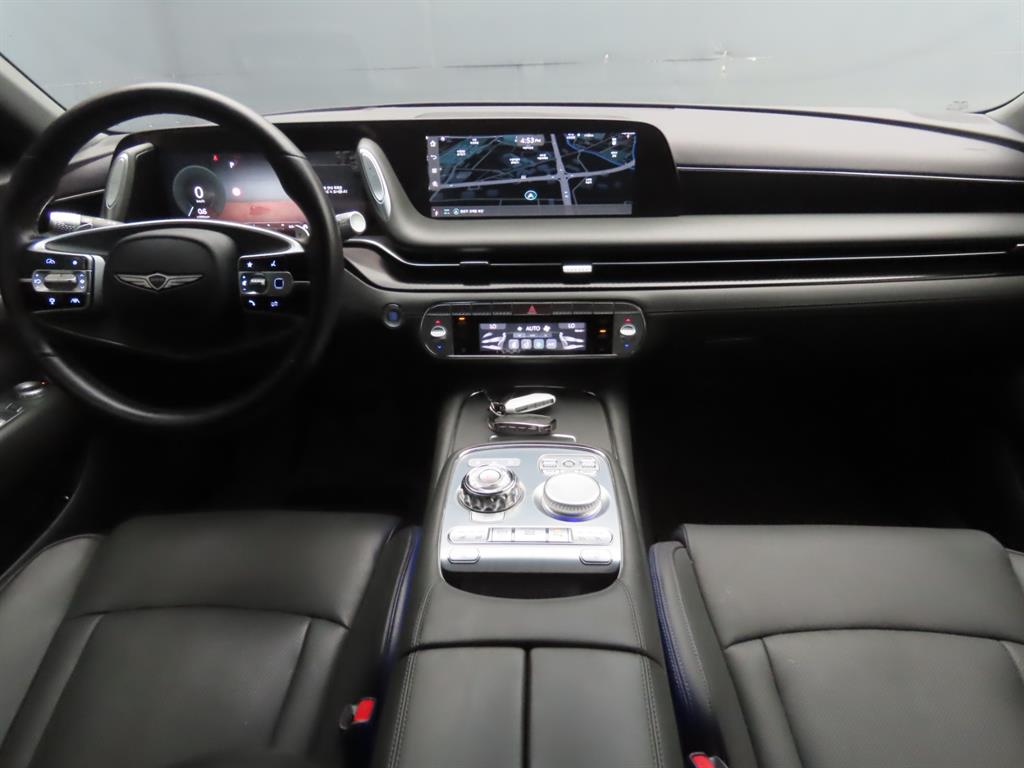 Genesis G90 - Vista 10