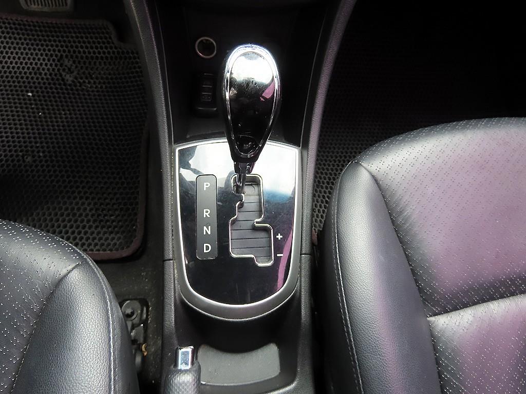 HYUNDAI Accent - Vista 12