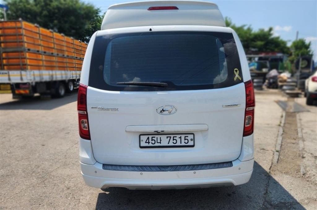 HYUNDAI Starex - Vista 2