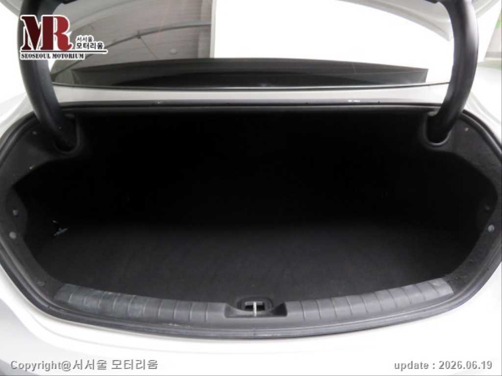 HYUNDAI Grandeur 2022 Blanco - Importación desde Corea - HF Imports Iquique - Foto 18
