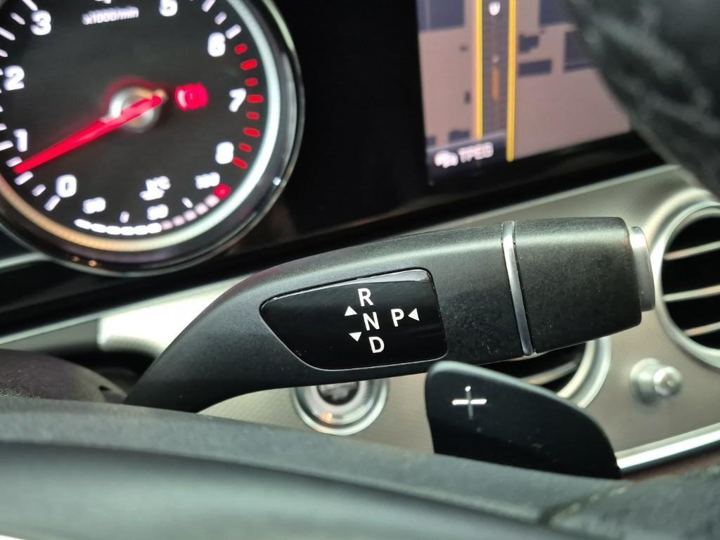 Mercedes Benz E class 2018 Plateado - Importación desde Corea - HF Imports Iquique - Foto 15