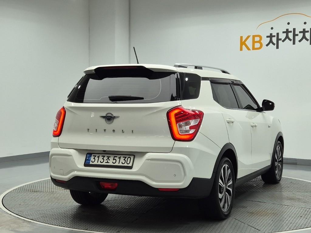 Ssangyong Tivoli - Vista 3