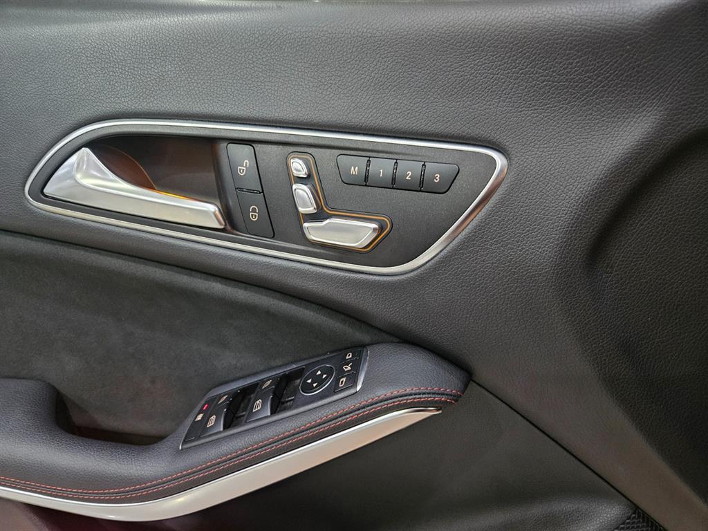 Mercedes Benz CLA Class - Vista 12