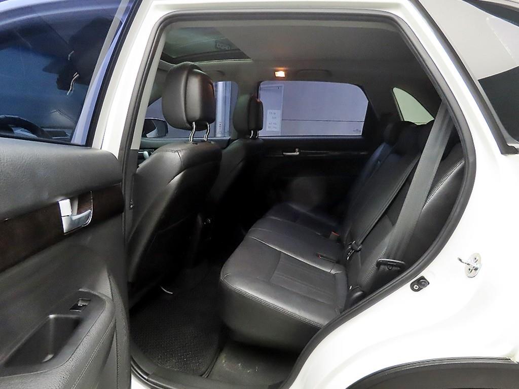 KIA Sorento - Vista 8